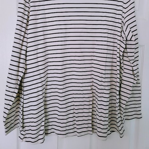 Croft & Barrow L/S striped holiday tee with wreath design Size 1X - Picture 5 of 5